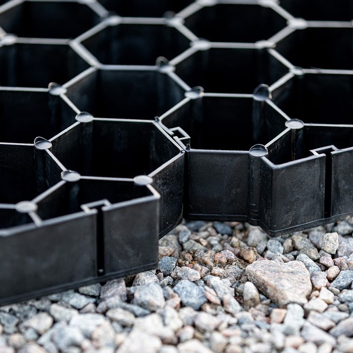 Ground-reinforcing plastic mat 1 m²