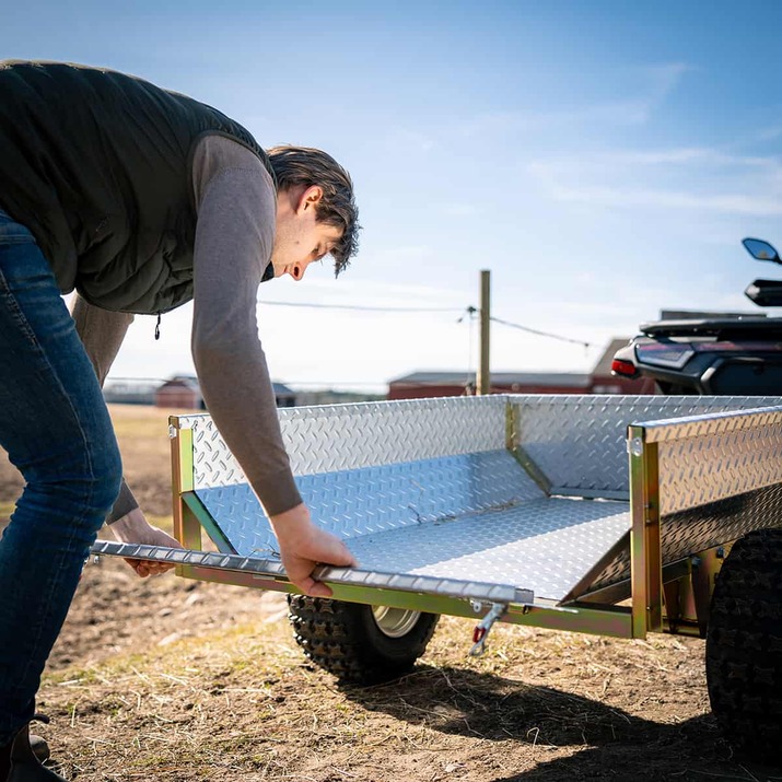 Tipping trailer ATV 500 kg with galvanized tread plate