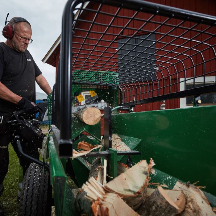 Log cutter and splitter, electric-powered