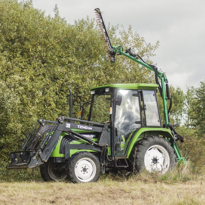 Hedge trimmer double pump for 3-point linkage