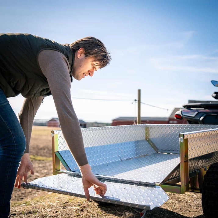 Tipping trailer ATV 500 kg with galvanized tread plate