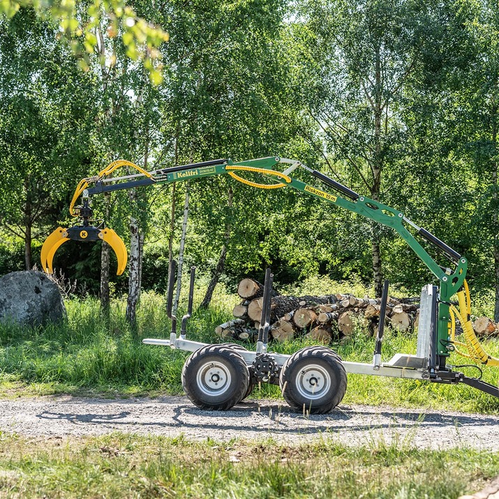 3-tonne forestry trailer ATV with 4,2 m crane