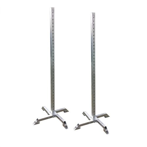 Pair of jump posts incl. 4 pole cups