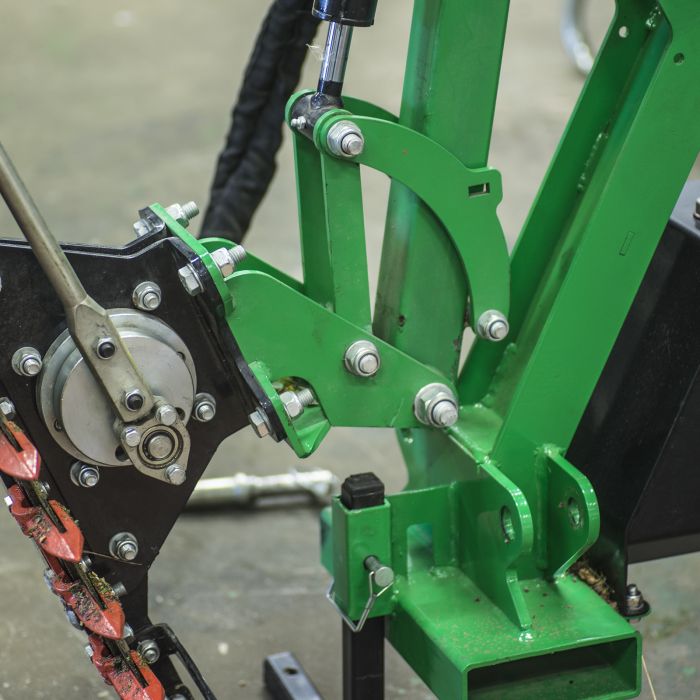 Hedge trimmer double pump for 3-point linkage