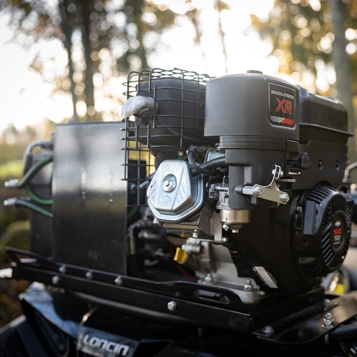 3-tonne forestry trailer ATV with 4,2 m crane