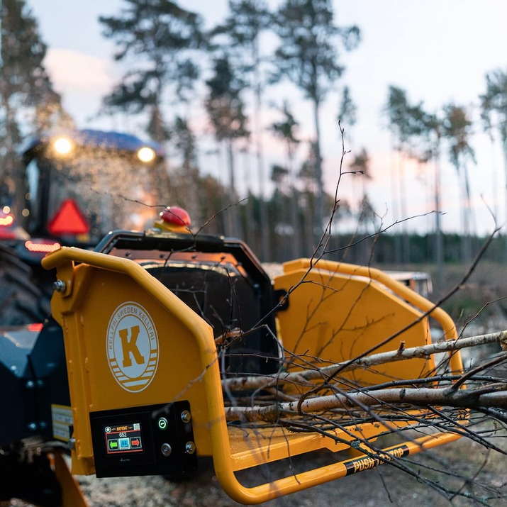 Chipper 150, with antistress hydraulic infeed