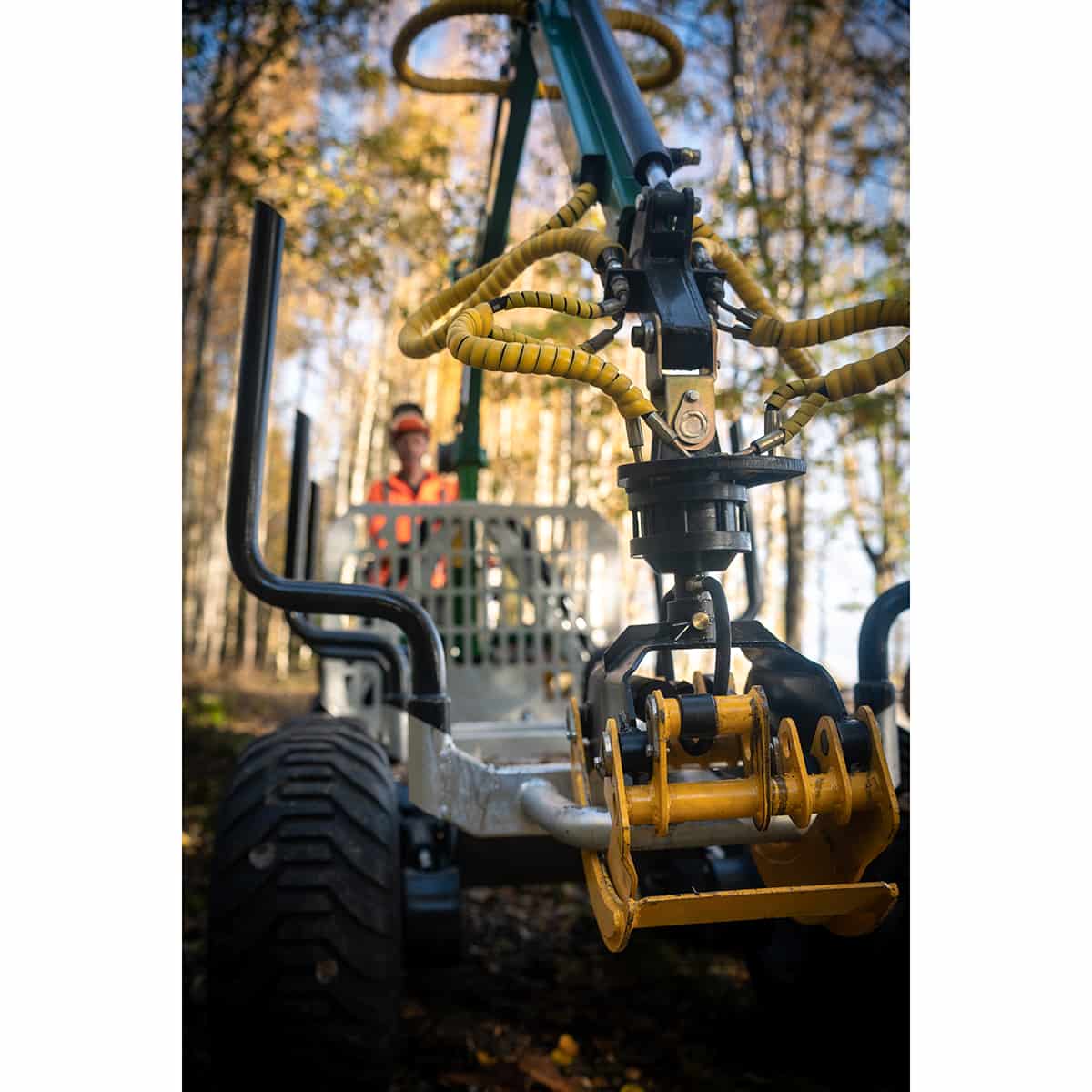 3-tonne forestry trailer ATV with 4,2 m crane