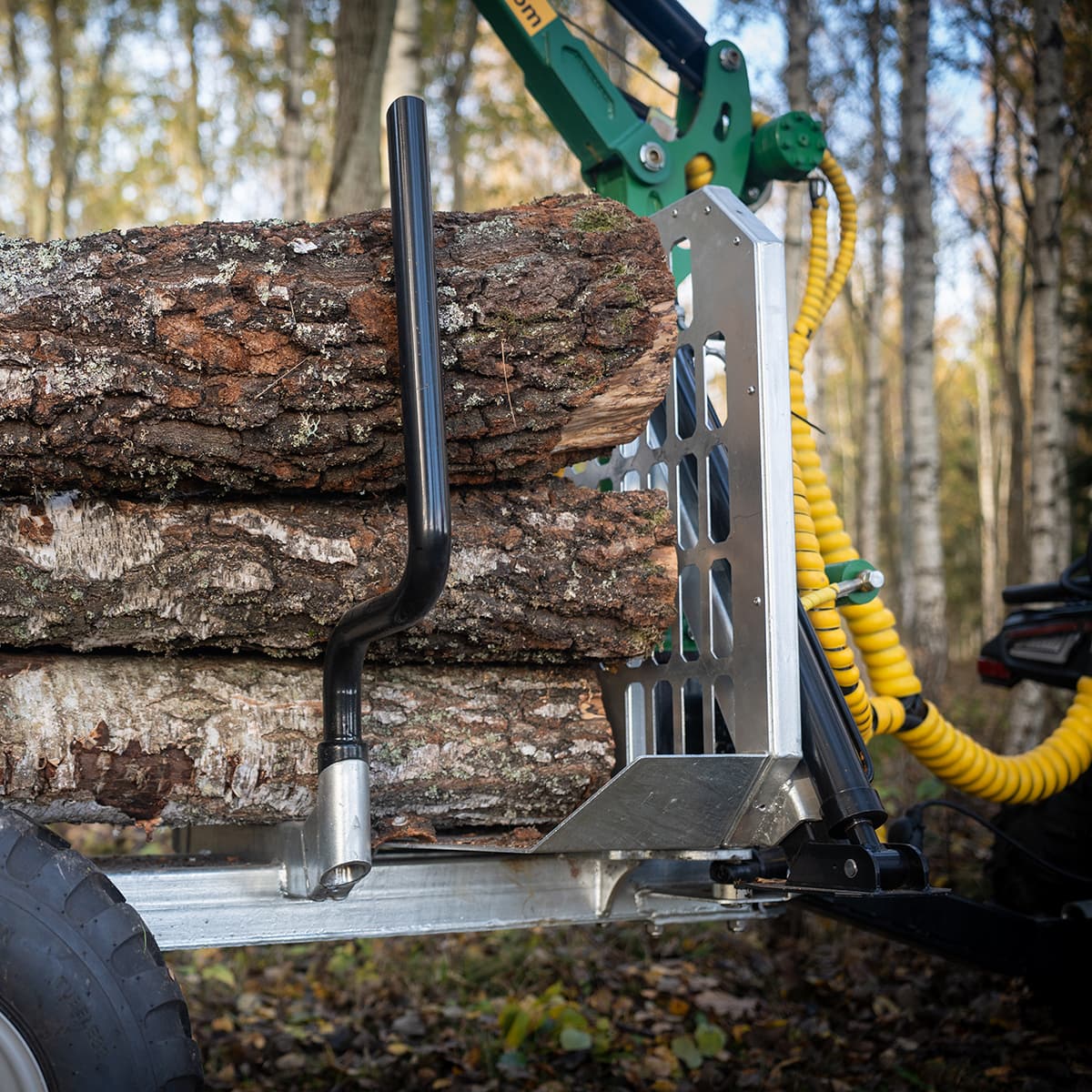 3-tonne forestry trailer ATV with 4,2 m crane