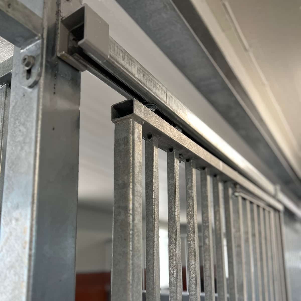 Partition 3.5 m, including plastic panelling, SWE