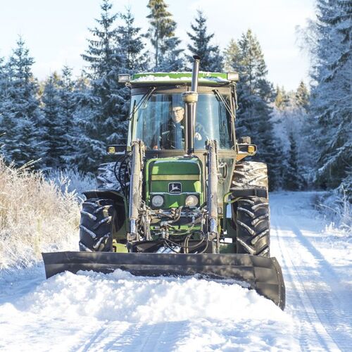 Diagonal snow blade, 2.5 m working width, with attachment which fits Trima