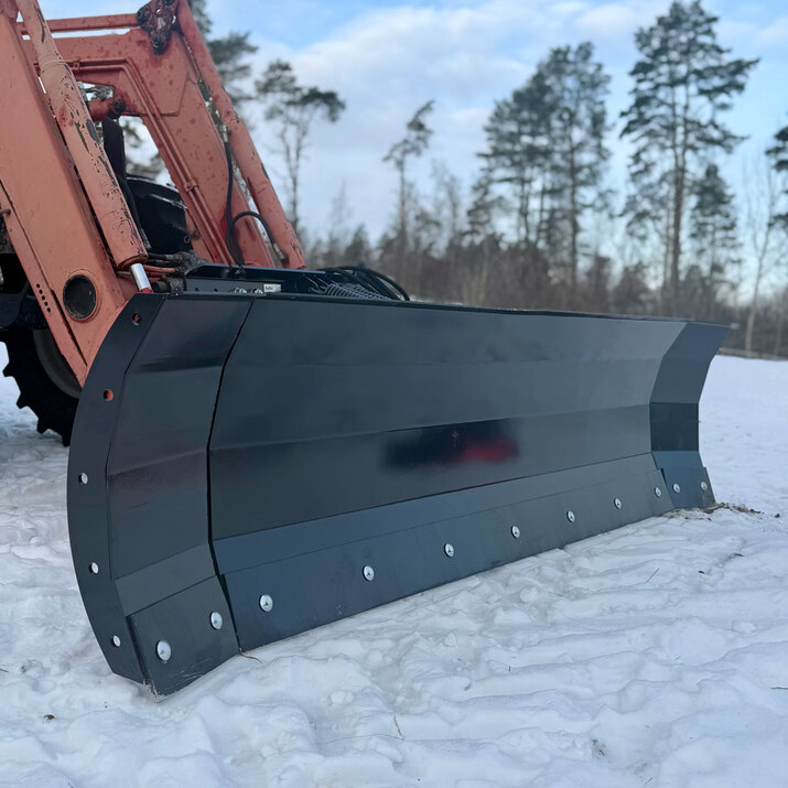 Snow plough 2,5 m, bolted Trima attachment