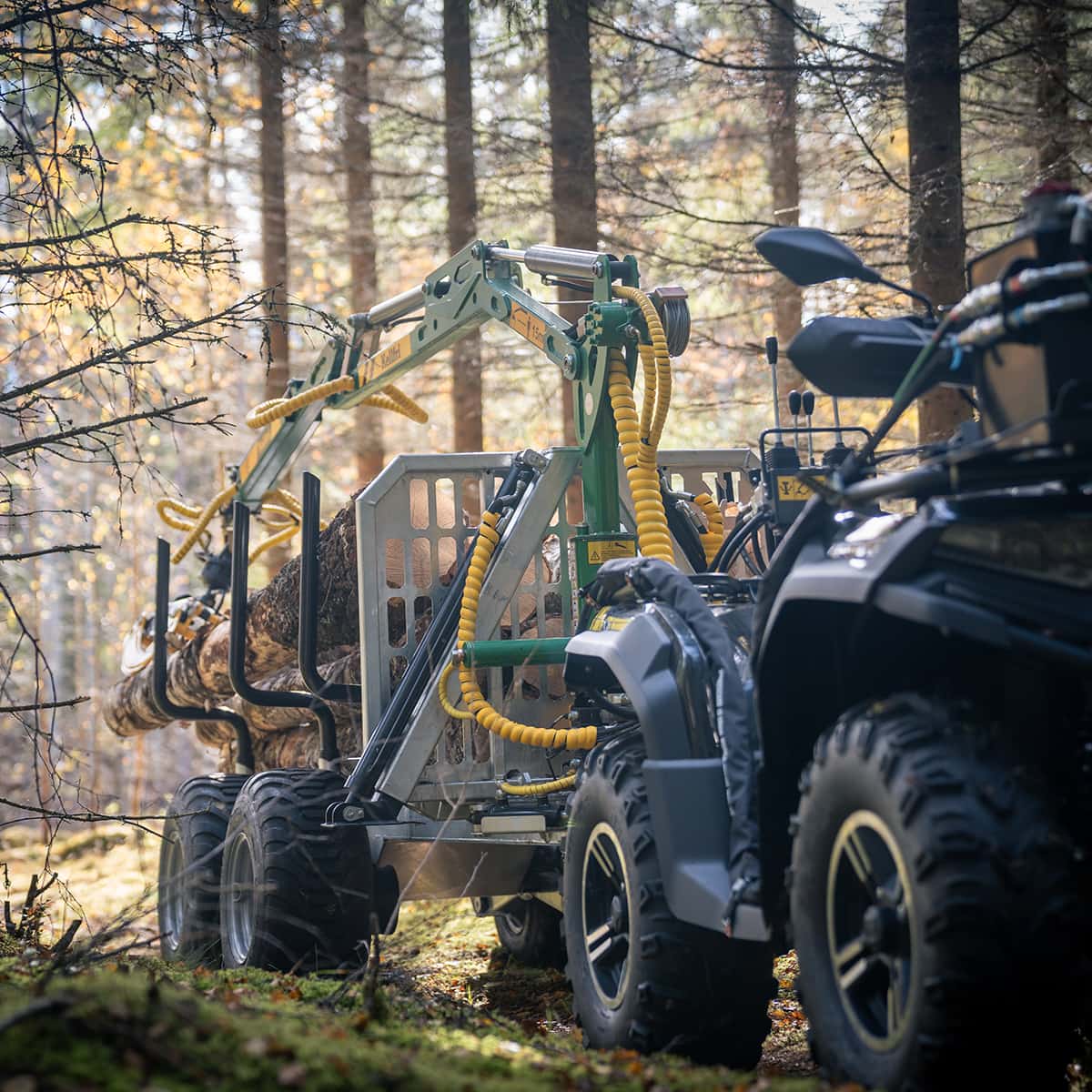3-tonne forestry trailer ATV with 4,2 m crane