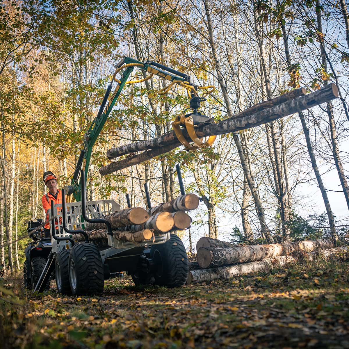 3-tonne forestry trailer ATV with 4,2 m crane