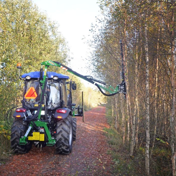 Hedge trimmer double pump for 3-point linkage