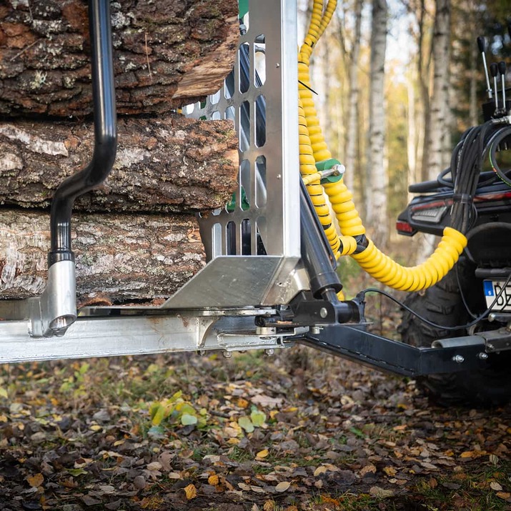 3-tonne forestry trailer ATV with 4,2 m crane