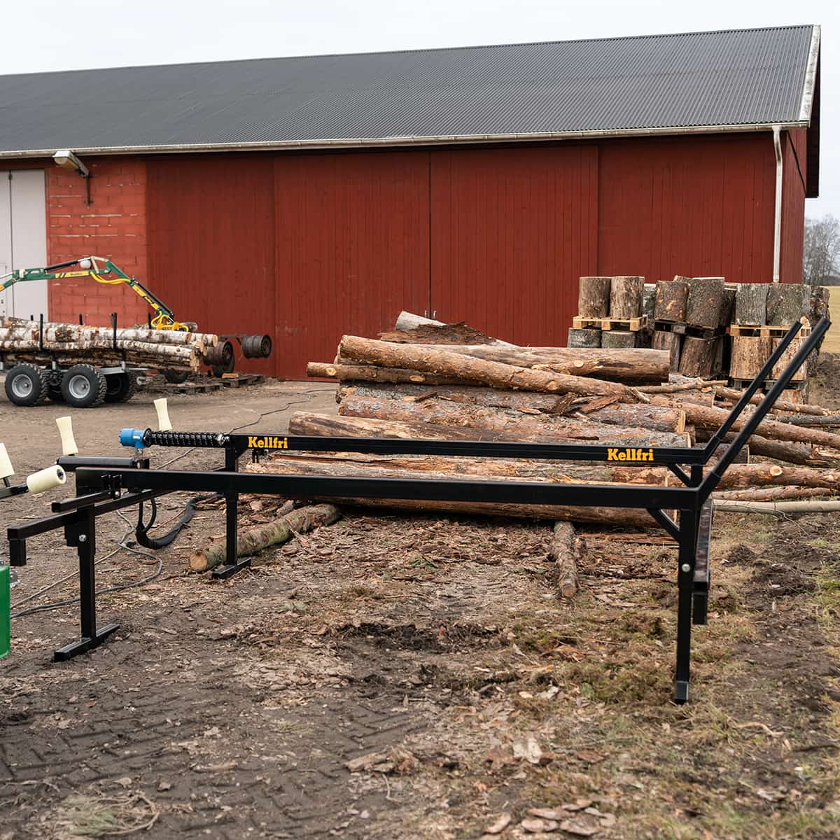 Hydraulic transfer deck