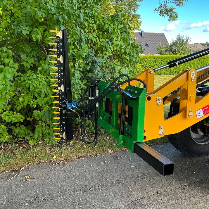 Hedge trimmer for frontloaders with bolted Euro attachment