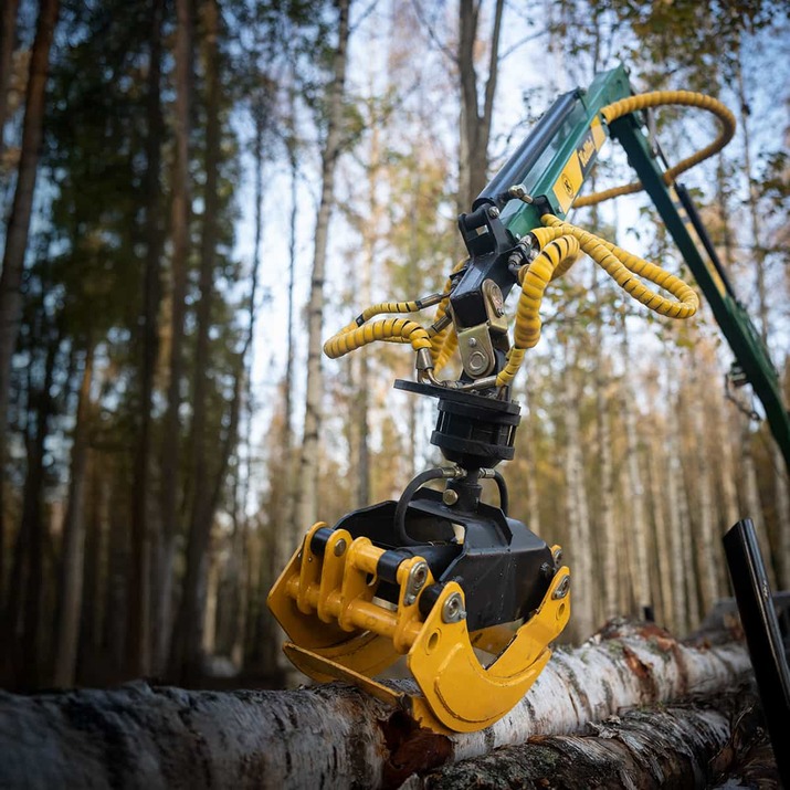 3-tonne forestry trailer ATV with 4,2 m crane