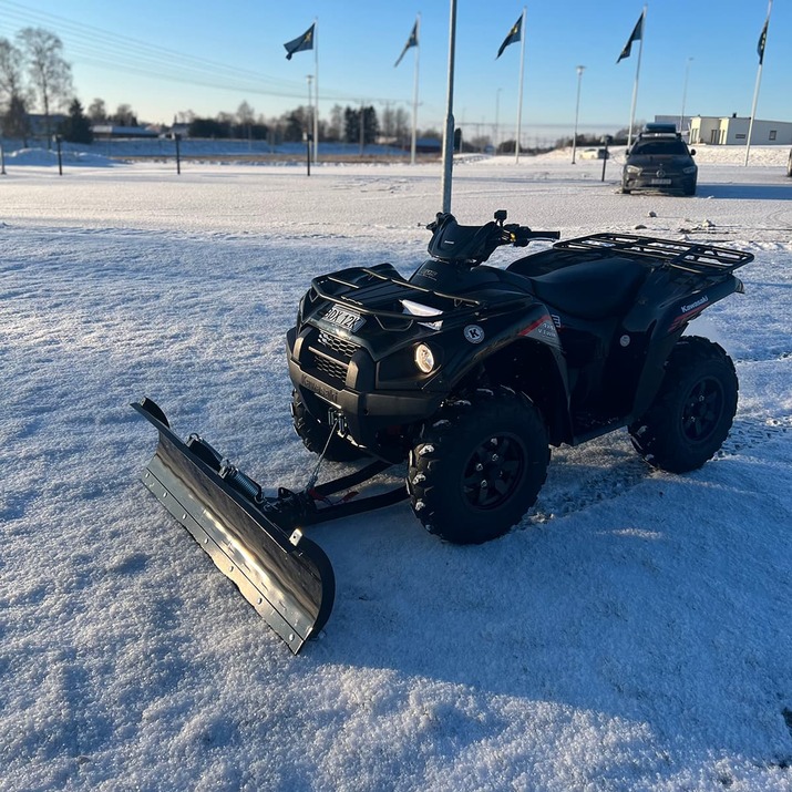 Snow blade ATV