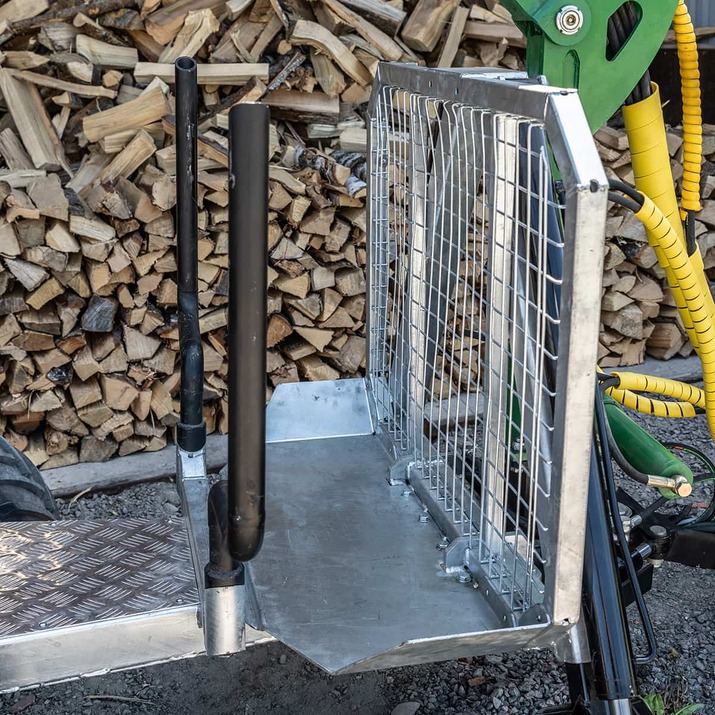 3-tonne forestry trailer ATV with 4,2 m crane