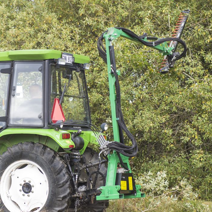 Hedge trimmer double pump for 3-point linkage