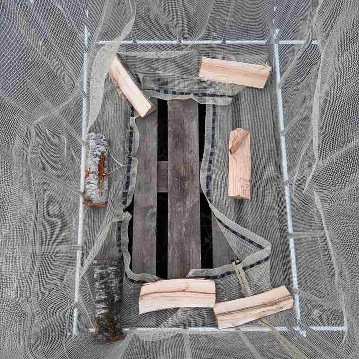 Firewood sack stand for EU and Hydro pallets
