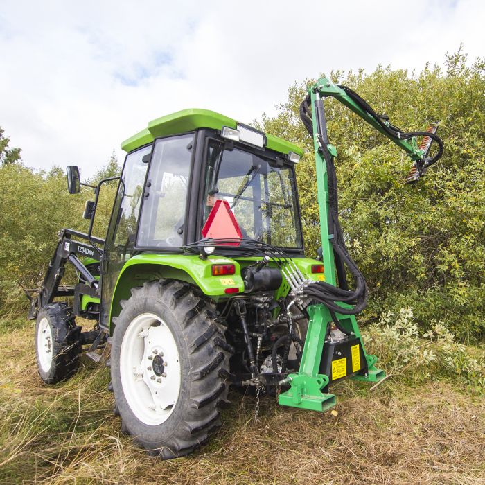 Hedge trimmer double pump for 3-point linkage