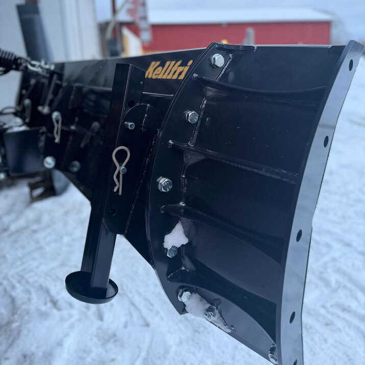 Snow plough 2,5 m, bolted Trima attachment