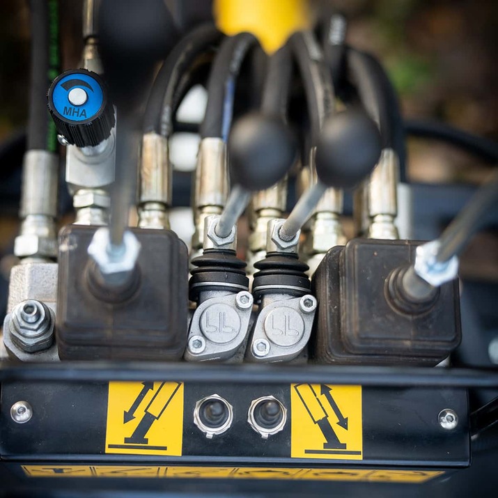 3-tonne forestry trailer ATV with 4,2 m crane