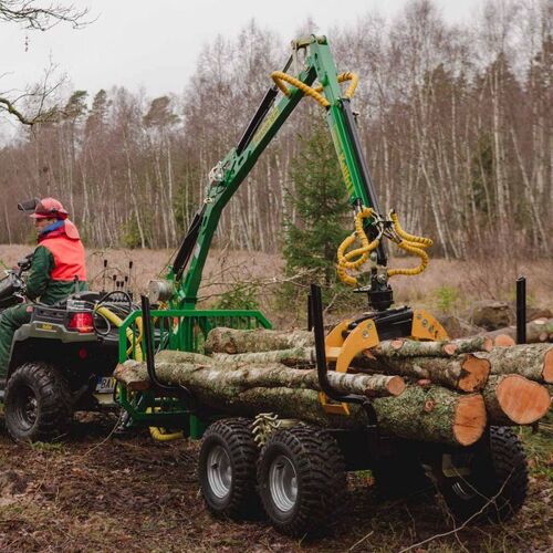 Forestry trailer with crane 4.2 m including wheel drive