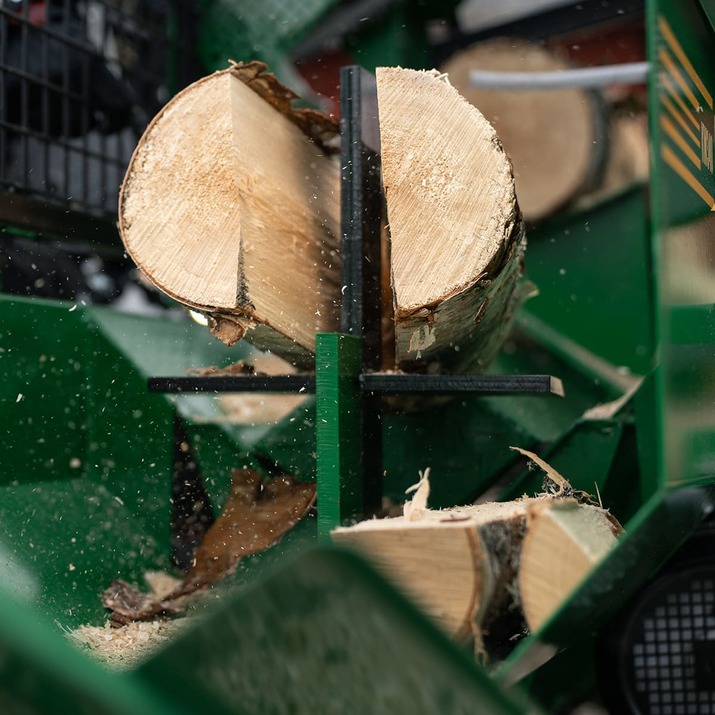 Log cutter and splitter, electric-powered
