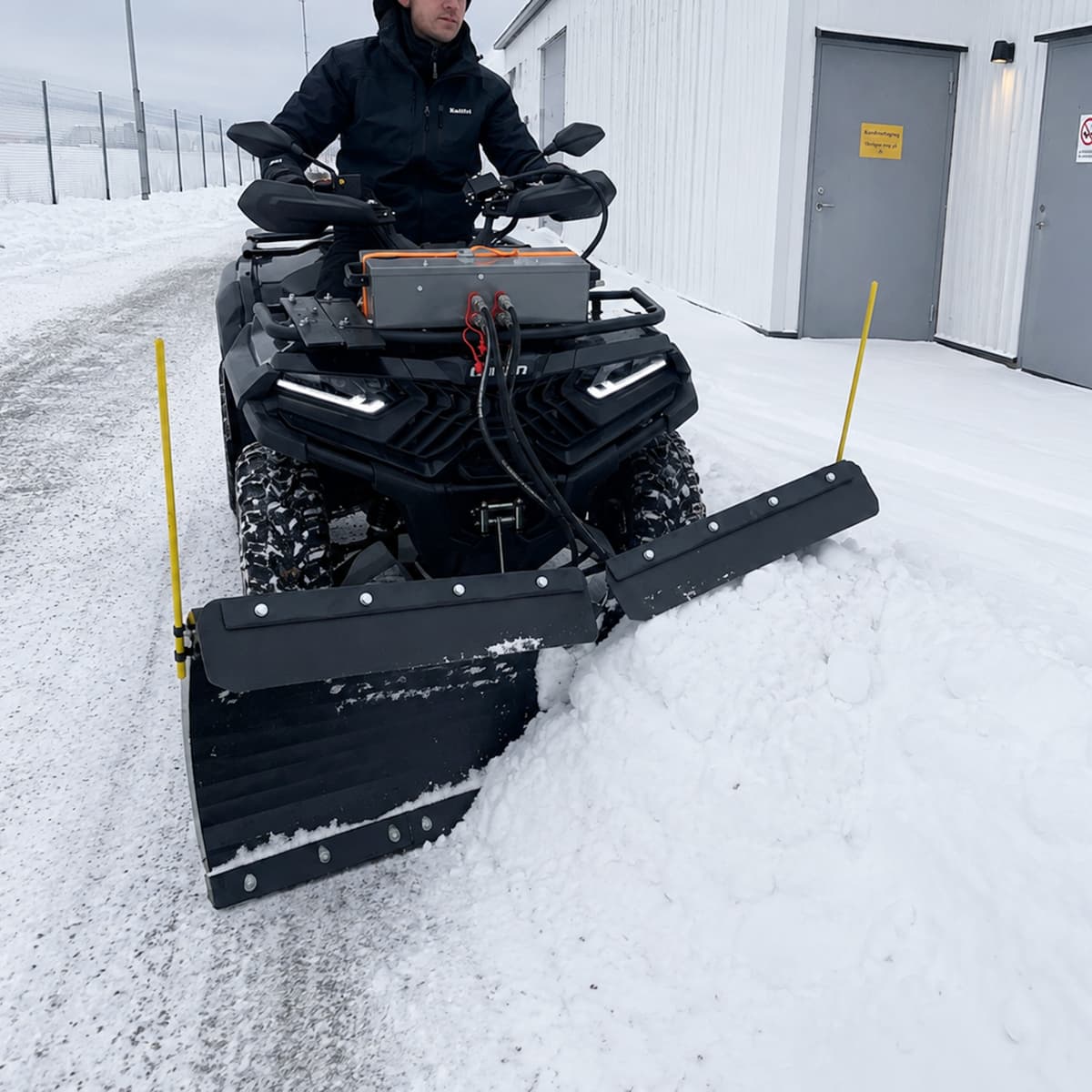 V-plough for ATV 150 cm with hydraulic power unit and cylinder