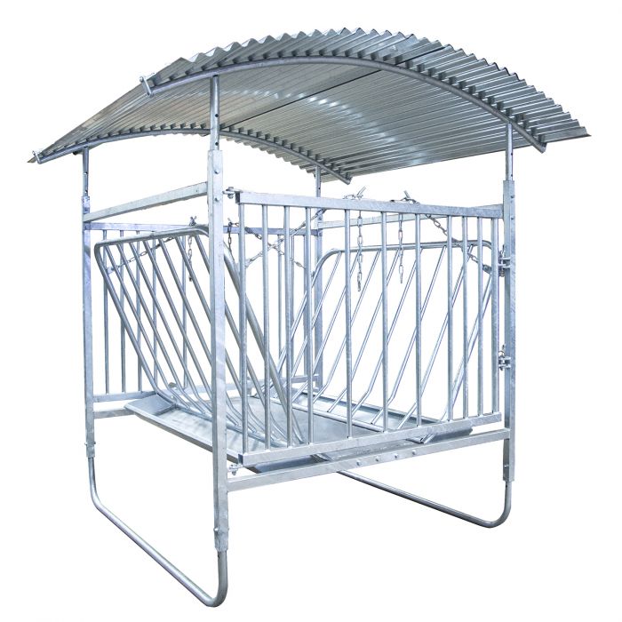 Roofed feeder for sheep