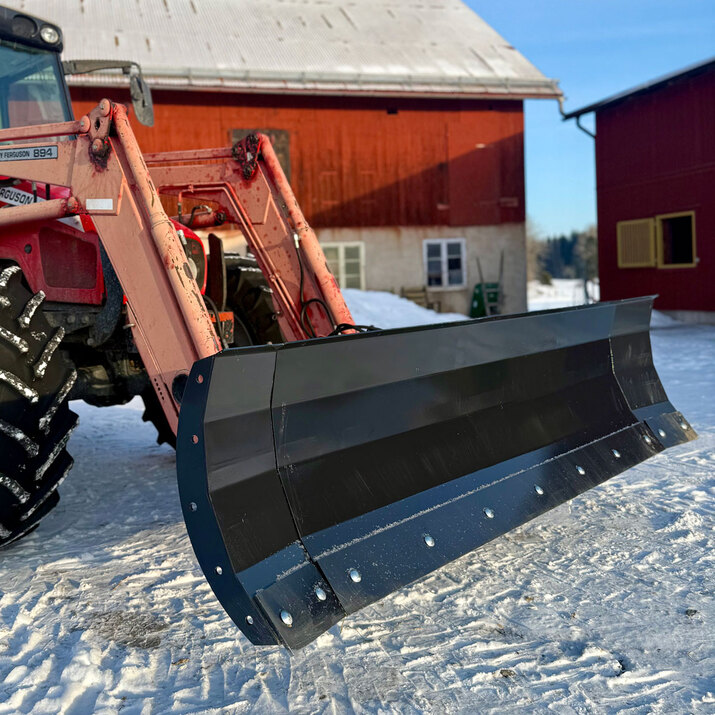 Snow plough 2,5 m, bolted Trima attachment