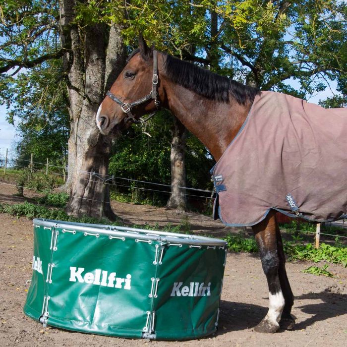 Feeder for horses and cattle, 1.25 m ø