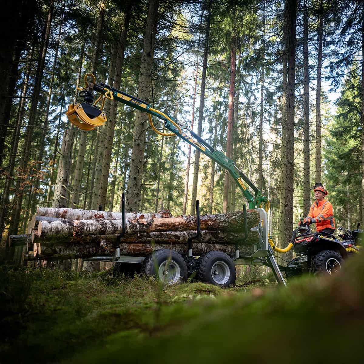 3-tonne forestry trailer ATV with 4,2 m crane