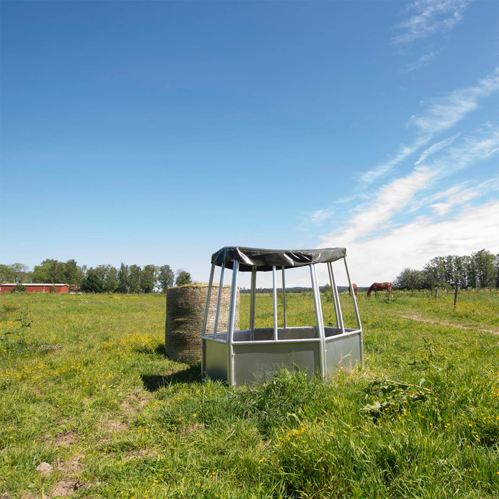 Hexagonal aluminium feeder with roof, 12 feed openings