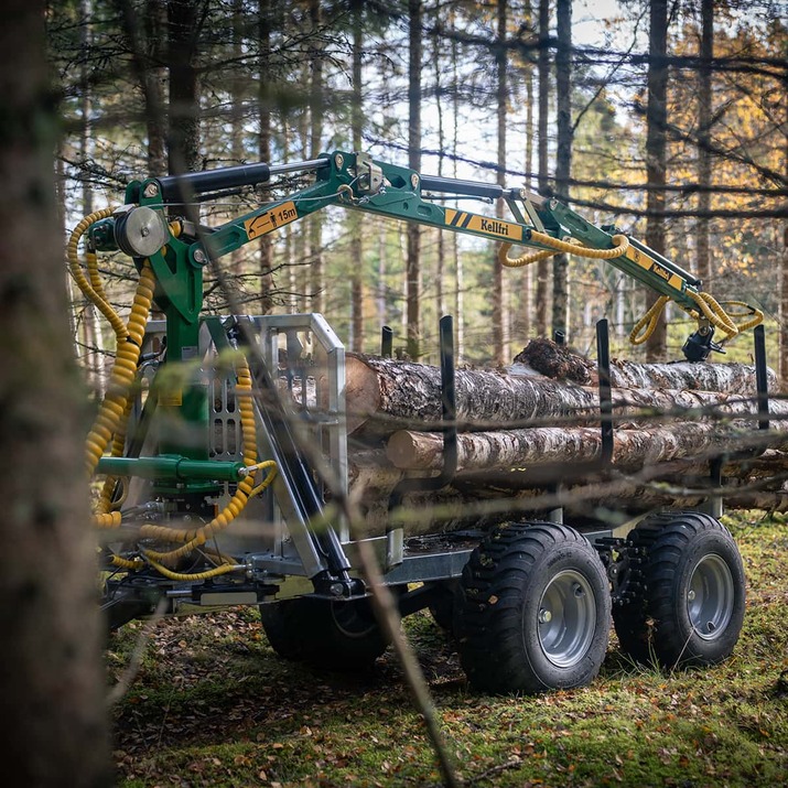 3-tonne forestry trailer ATV with 4,2 m crane