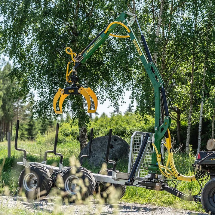 3-tonne forestry trailer ATV with 4,2 m crane