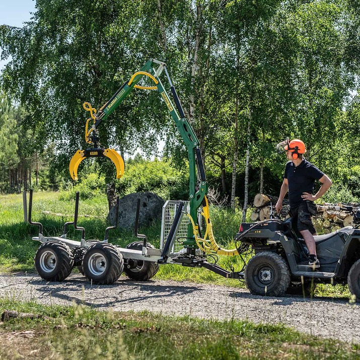3-tonne forestry trailer ATV with 4,2 m crane